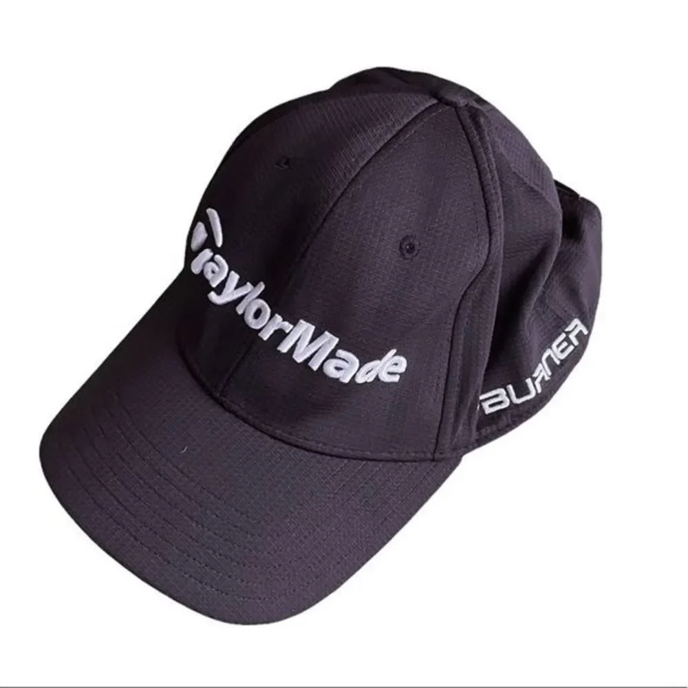 Taylormade adjustable golf hat in black, excellent condition,